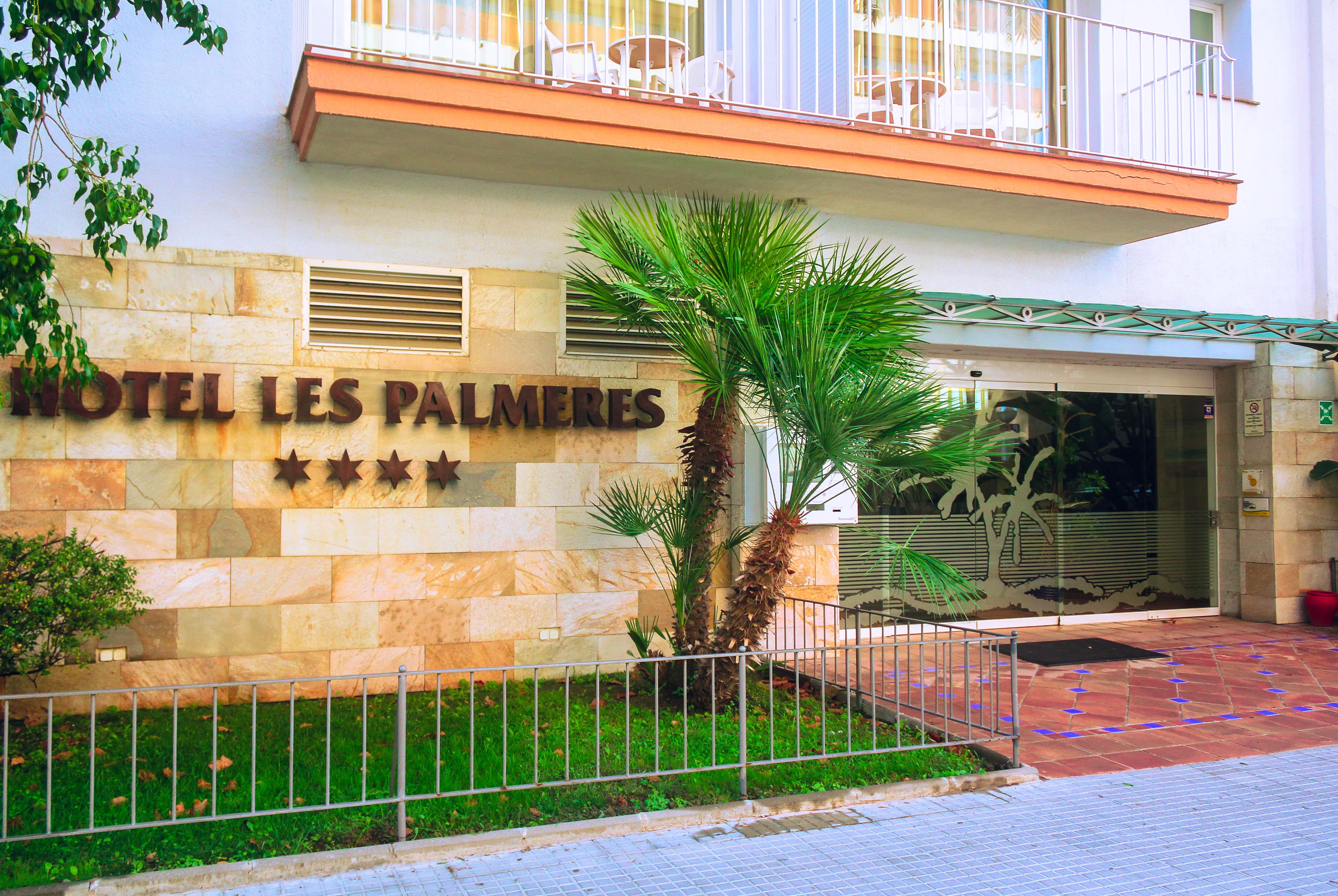 Dwo Les Palmeres Calella Esterno foto