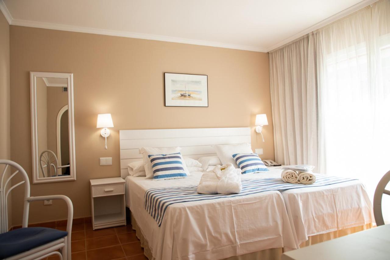 Dwo Les Palmeres Calella Esterno foto